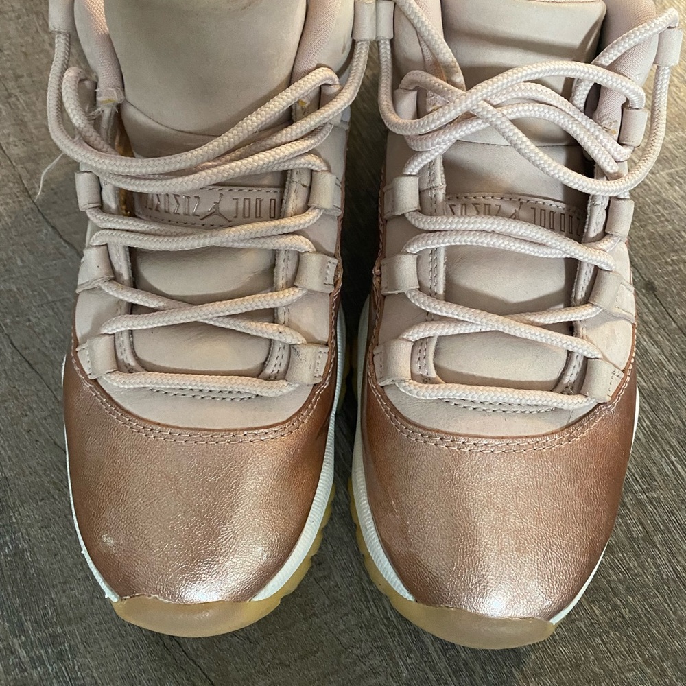 Nike Air Jordan 11 XI Retro Low Women's "Rose Gold" 2018 Size 8.5